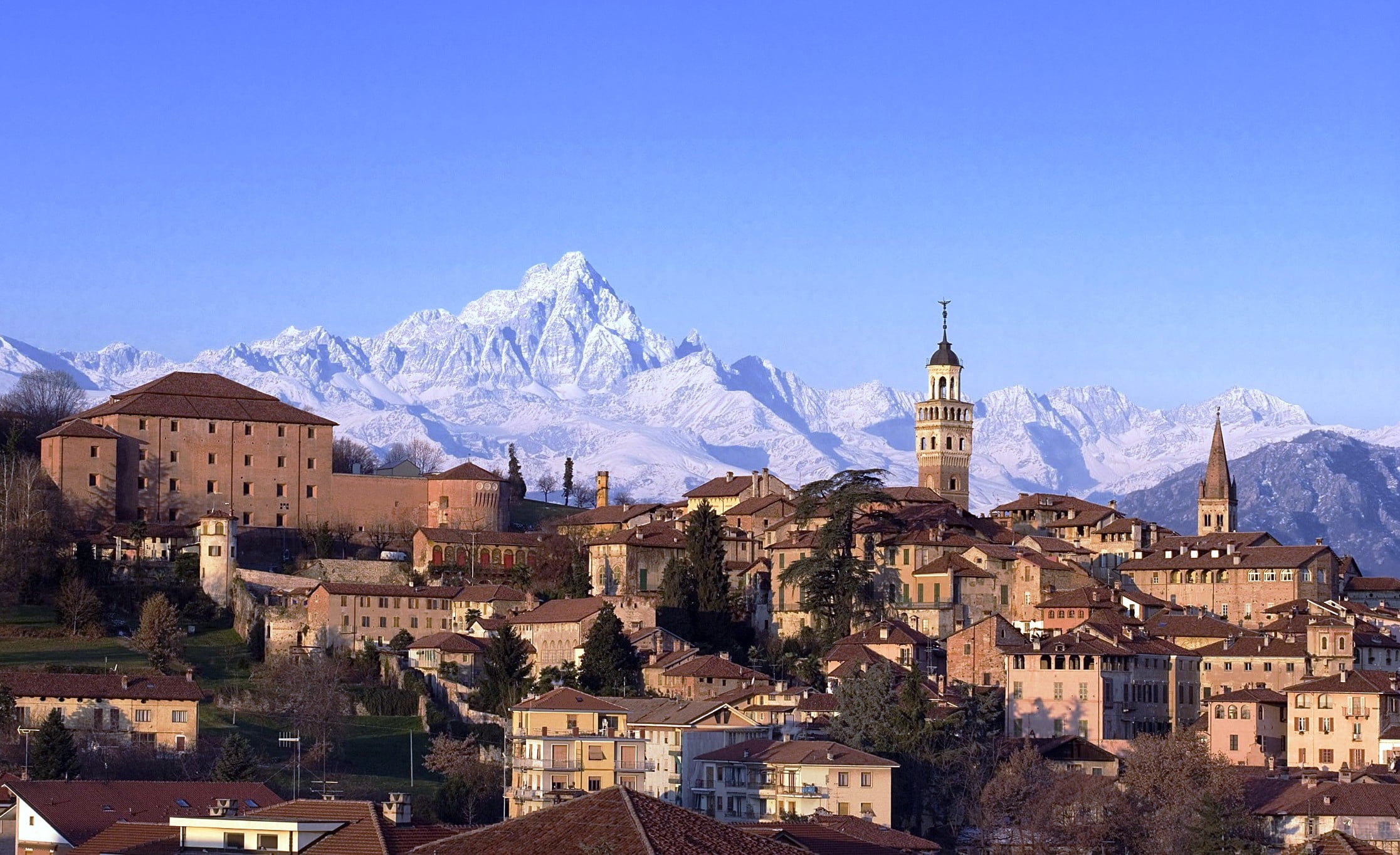 Saluzzo-panorama-con-Monviso