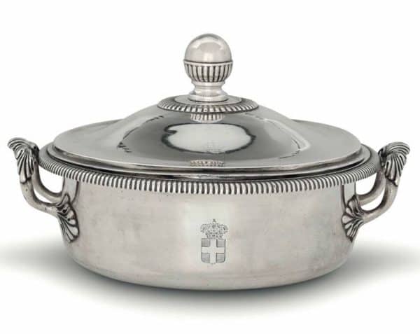 Paiola in argento fuso, sbalzato e cesellato