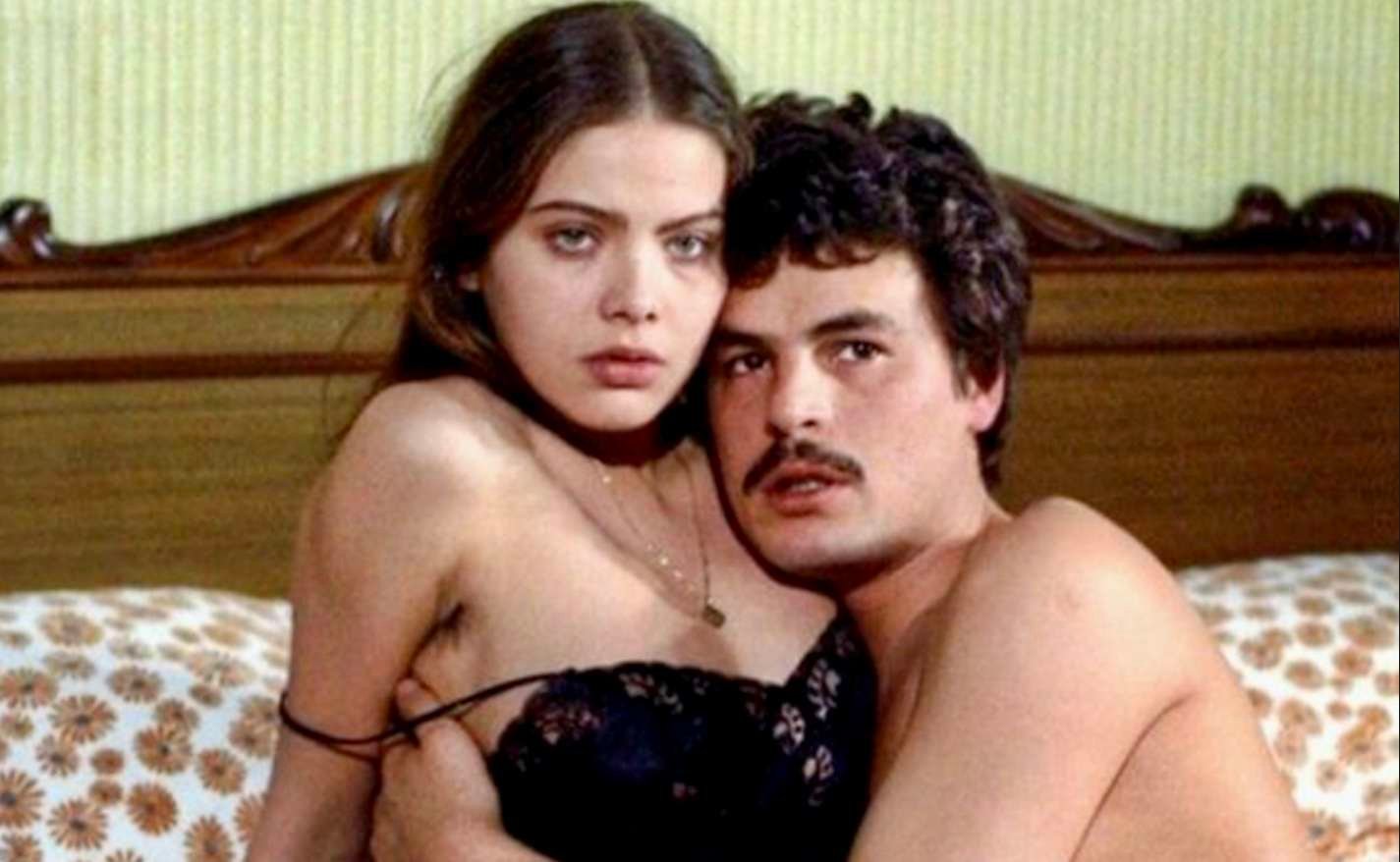 Орнелла Мути Мастурбирует Перед Зеркалом – Спальня Епископа 1977
